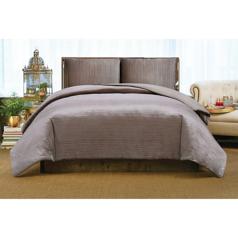 Christian Siriano Crinkle Velvet Comforter Set online (KING)